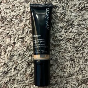 Mary Kay CC Cream - Medium-to-Deep